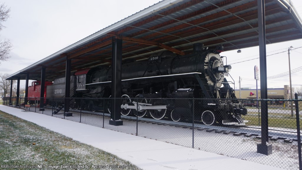 IC 2500 + 9415 in the Snow